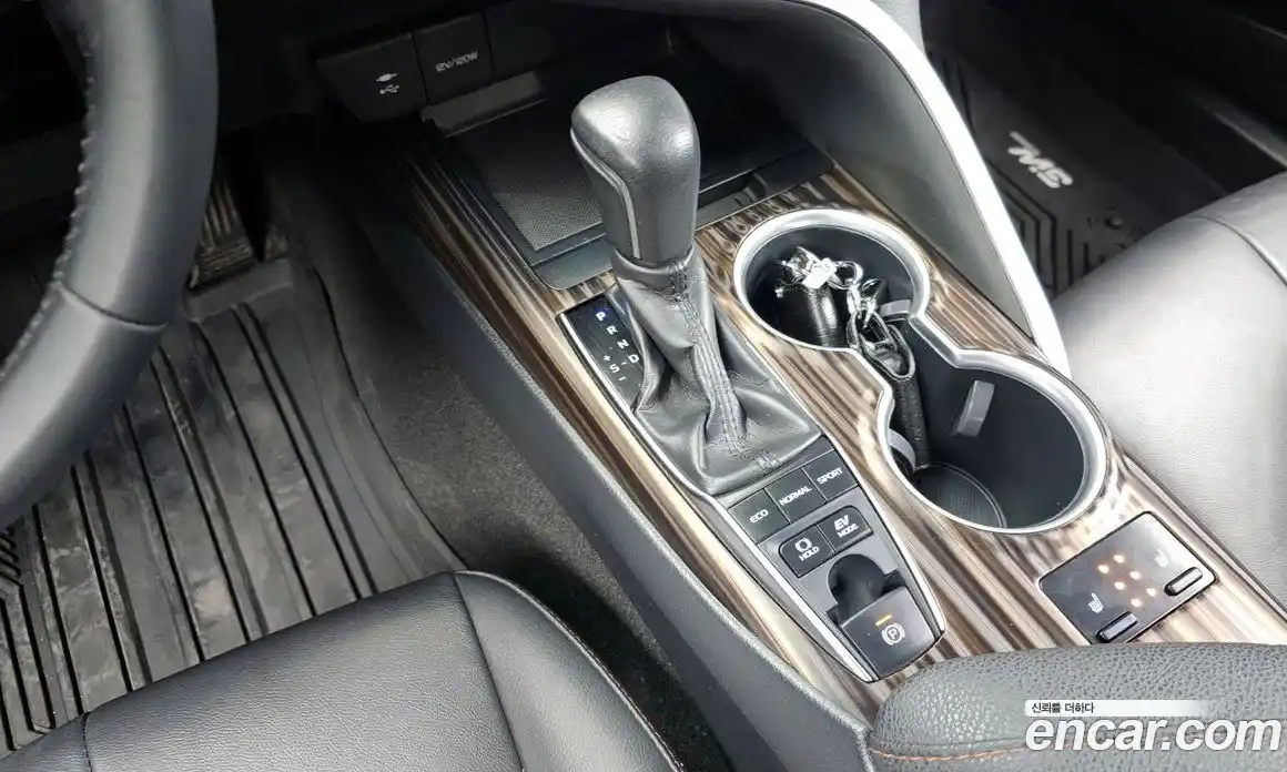 Toyota Camry 2018 2.5 гидро в Москве № 750298, фото 9