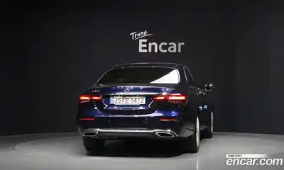 Mercedes-Benz E-Class 2022 2.0 гидро, миниатюра 4