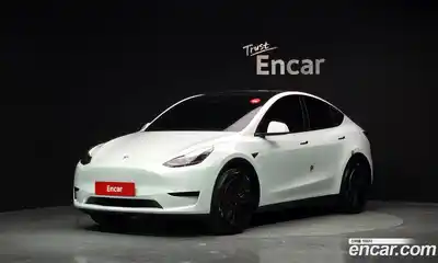 Tesla Model Y, 2023