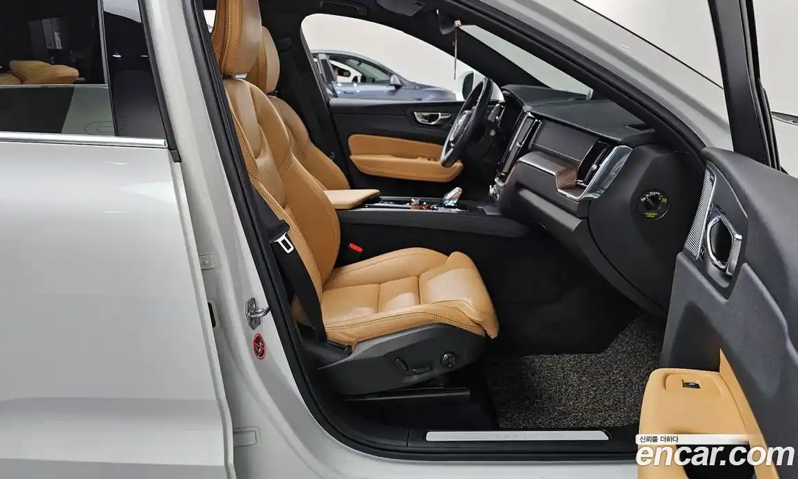 Volvo XC60 2021 2.0 гидро в Москве № 801861, фото 10