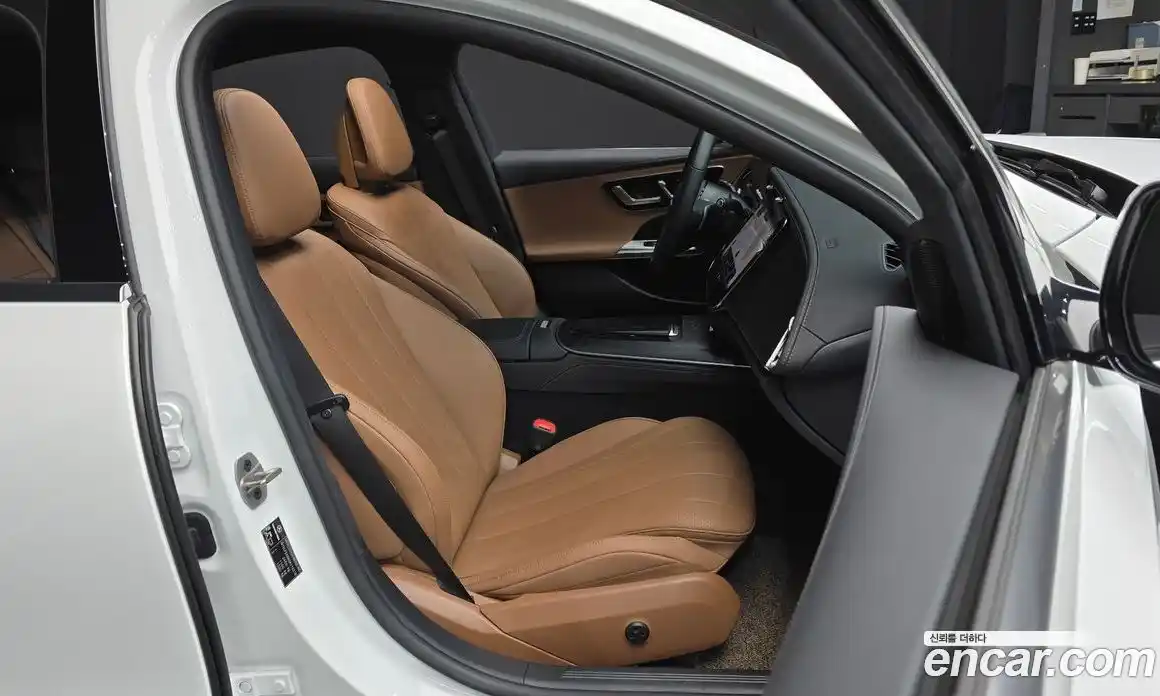 Mercedes-Benz E-Class 2025 2.0 гидро, фото 12