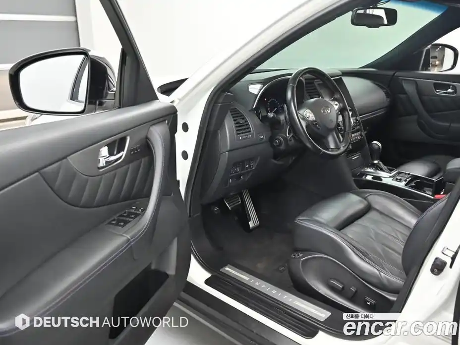 Infiniti QX70 2017 3.7 гидро в Москве № 897360, фото 11
