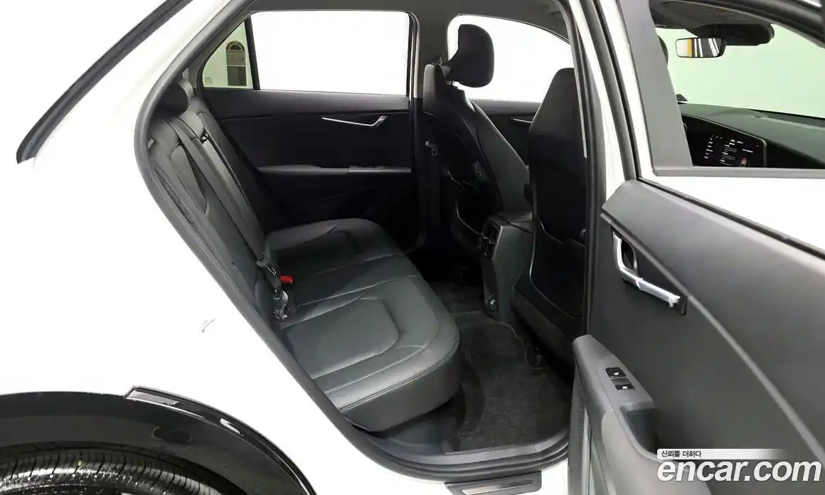 Kia Niro 2025 1.6 Автомат в Москве № 928312, фото 12