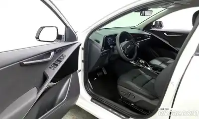Kia Niro 2025 1.6 Автомат в Москве № 928312, миниатюра 10