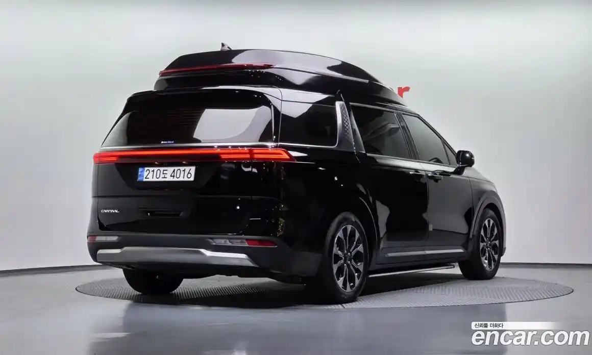 Kia Canival 2022 3.5 Автомат в Москве № 929929, фото 2