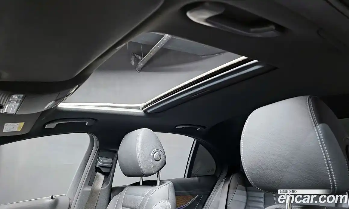 Mercedes-Benz E-Class 2023 2.0 гидро, фото 18