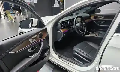 Mercedes-Benz E-Class 2023 2.0 гидро, миниатюра 10