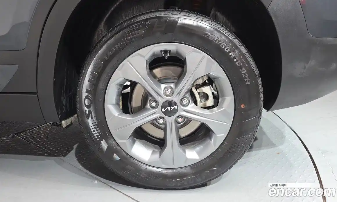 Kia Seltos 2023 1.6 Автомат в Москве № 972229, фото 5