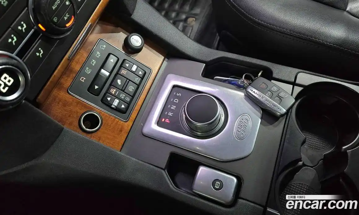 Land Rover Discovery 2014 3.0 гидро в Москве № 975704, фото 9