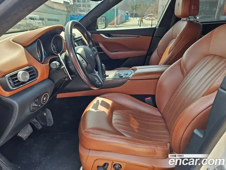 Maserati Levante 2017 3.0 гидро в Москве № 976470, фото 15