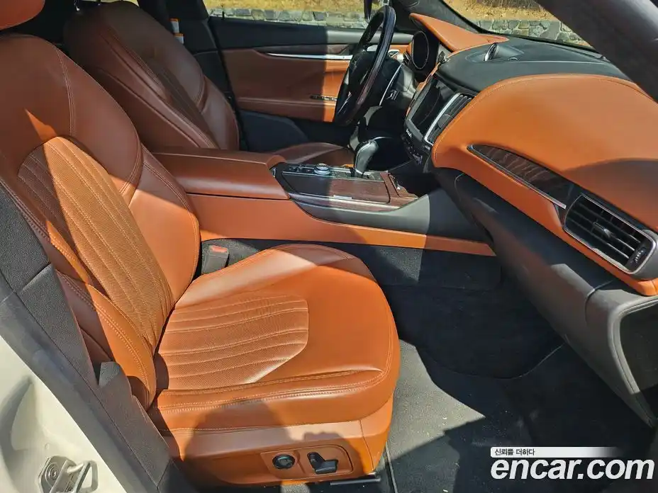 Maserati Levante 2017 3.0 гидро в Москве № 976470, фото 16