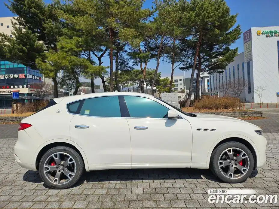 Maserati Levante 2017 3.0 гидро в Москве № 976470, фото 7