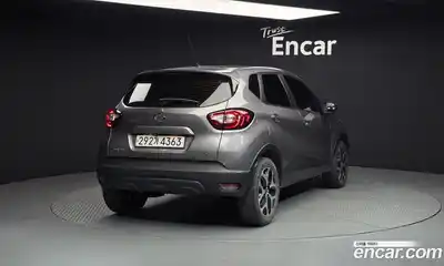 Renault QM3 2019 1.5 Автомат в Москве № 1000503, миниатюра 2