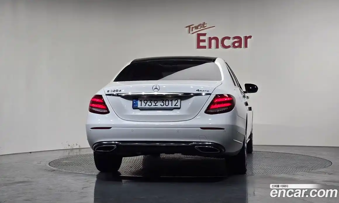 Mercedes-Benz E-Class 2019 1.9 гидро, фото 4