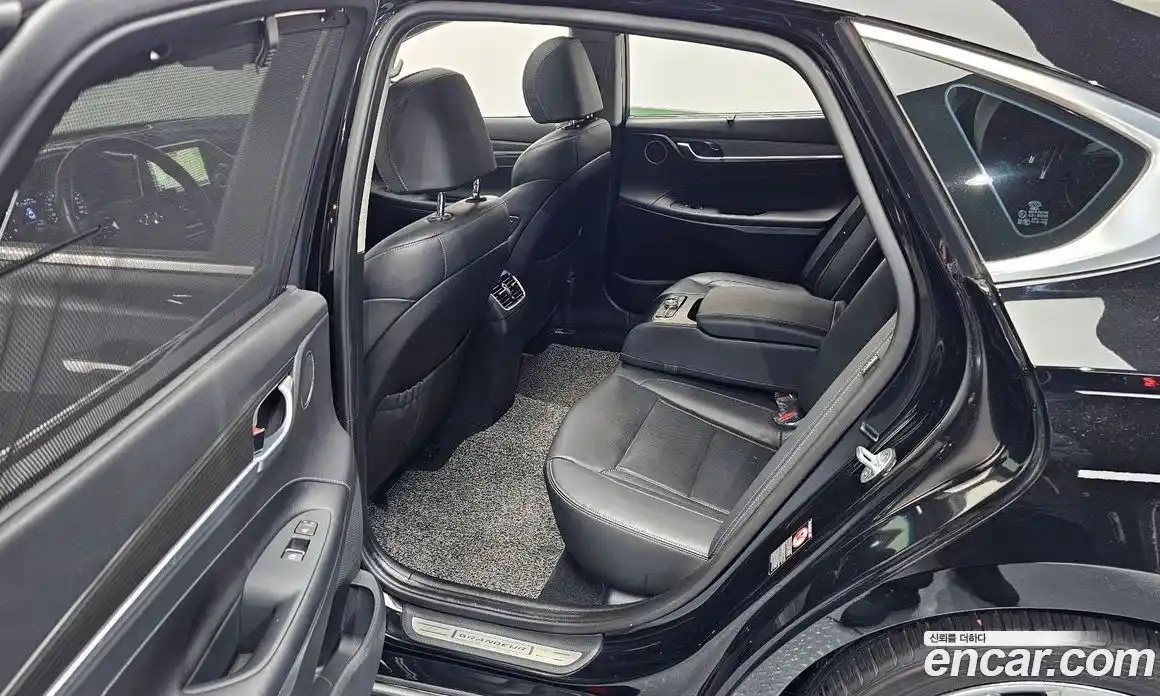 Hyundai Grandeur 2017 2.4 Автомат в Москве № 1002444, фото 11