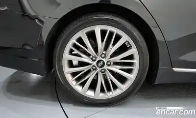 Hyundai Grandeur 2017 2.4 Автомат в Москве № 1002444, миниатюра 5