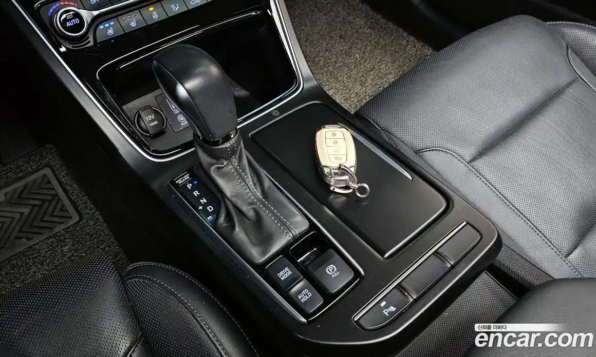 Hyundai Grandeur 2017 2.4 Автомат в Москве № 1002444, фото 9