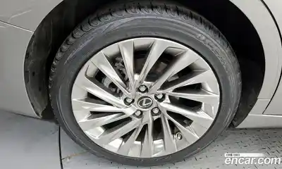 Lexus ES 2022 2.5 гидро в Москве № 1014468, миниатюра 5
