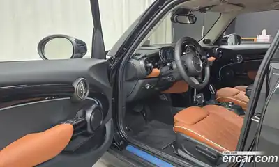 Mini Cooper 2023 2.0 гидро в Москве № 142298, миниатюра 11