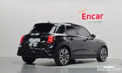 Mini Cooper 2023 2.0 гидро в Москве № 142298, миниатюра 2