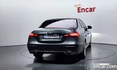 Mercedes-Benz E-Class 2022 2.0 гидро в Москве, миниатюра 4