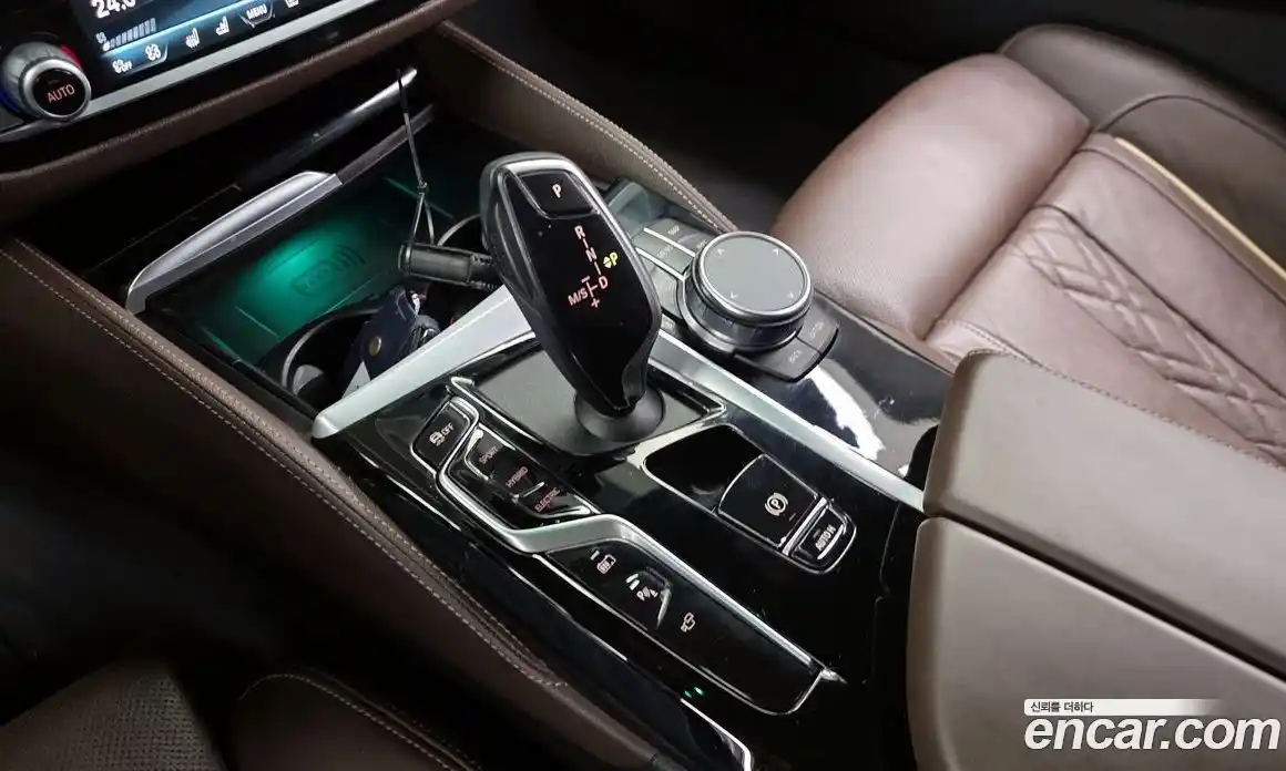 BMW 5-Series 2023 2.0 гидро, фото 9