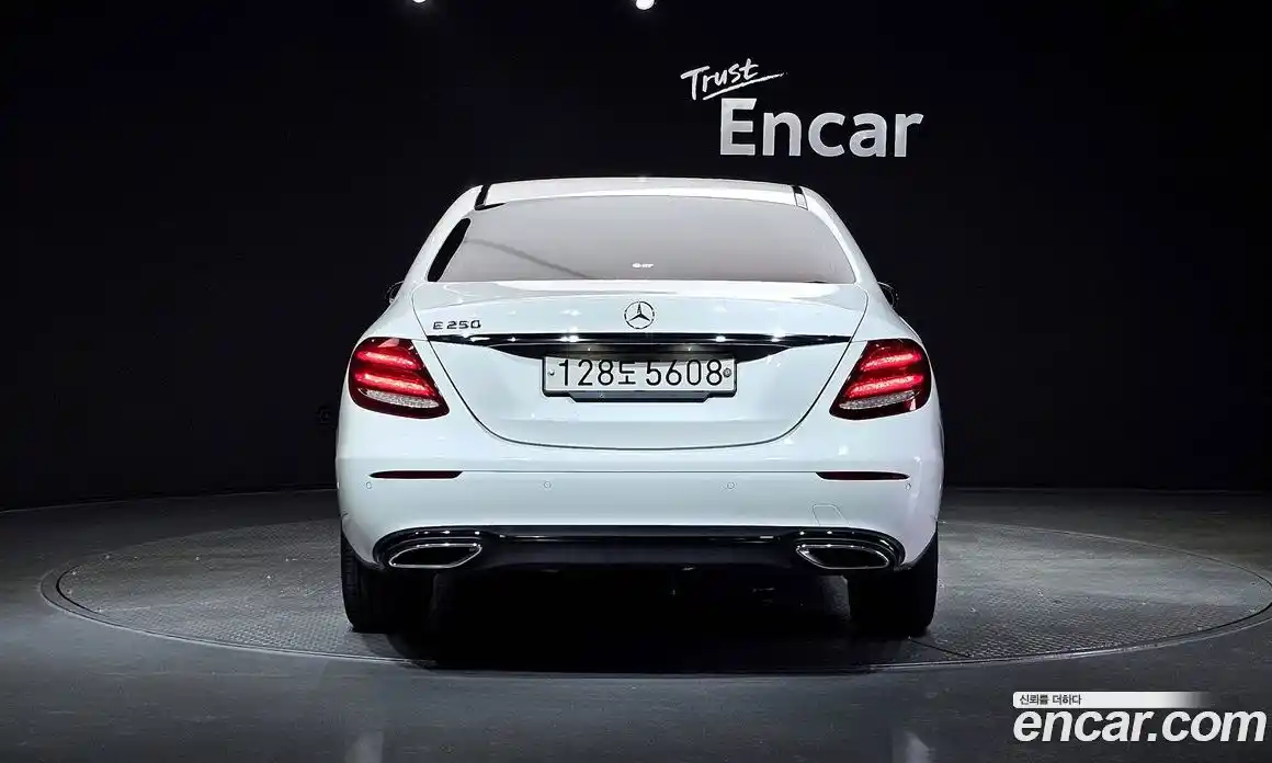 Mercedes-Benz E-Class 2020 2.0 гидро в Москве, фото 4