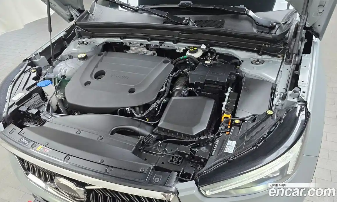 Volvo XC40 2024 2.0 гидро в Москве № 164250, фото 6