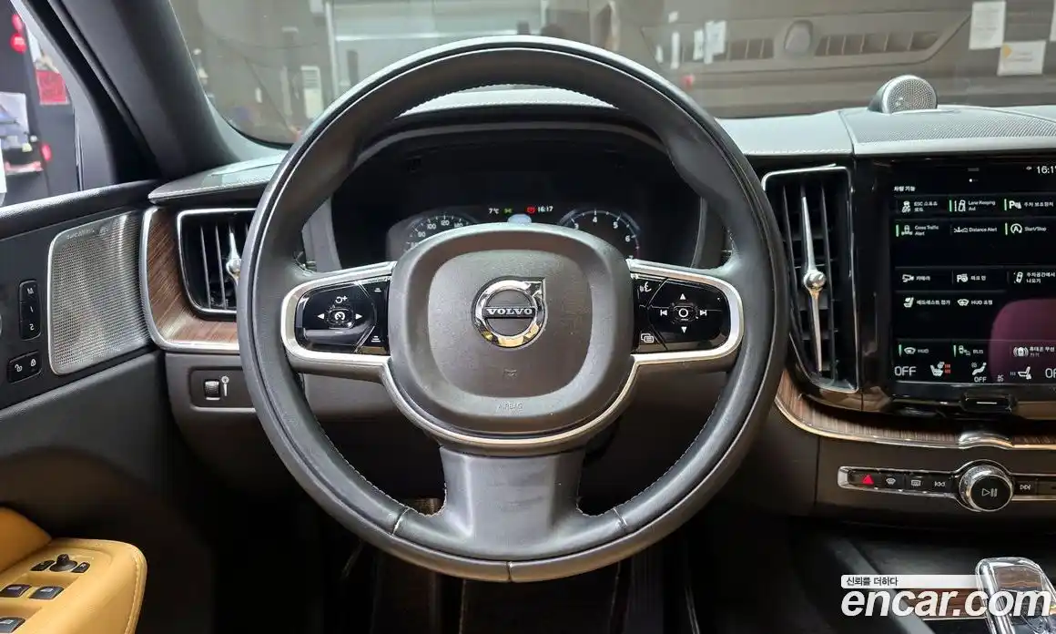 Volvo XC60 2021 2.0 гидро в Москве № 164470, фото 13