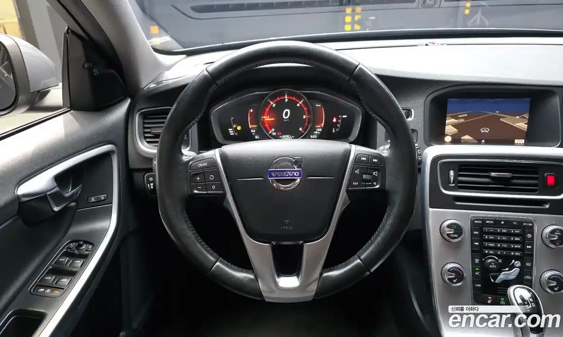 Volvo V60 2017 2.0 гидро в Москве № 164649, фото 13