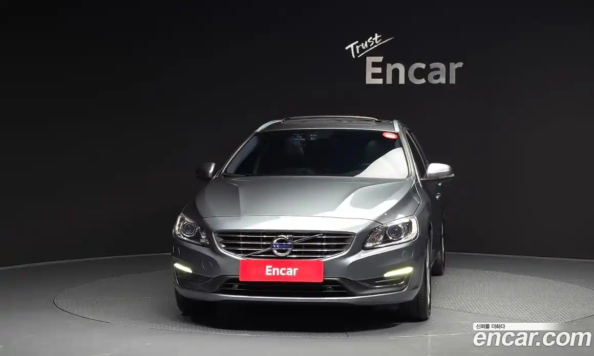 Volvo V60 2017 2.0 гидро в Москве № 164649, фото 3