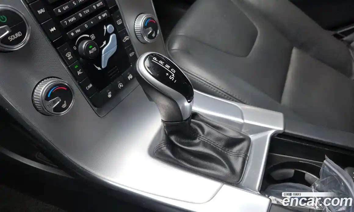 Volvo V60 2017 2.0 гидро в Москве № 164649, фото 9