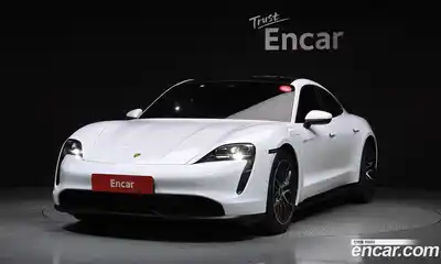 Porsche Taycan, 2022