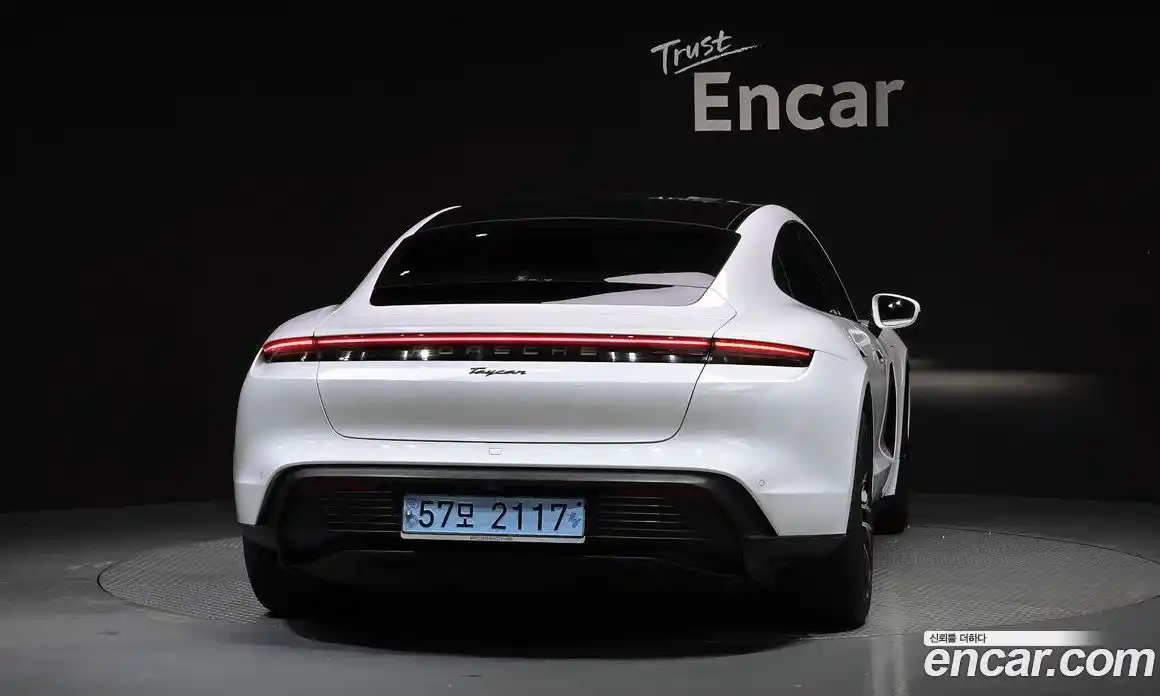 Porsche Taycan 2022 0.1 гидро в Москве № 165402, фото 4