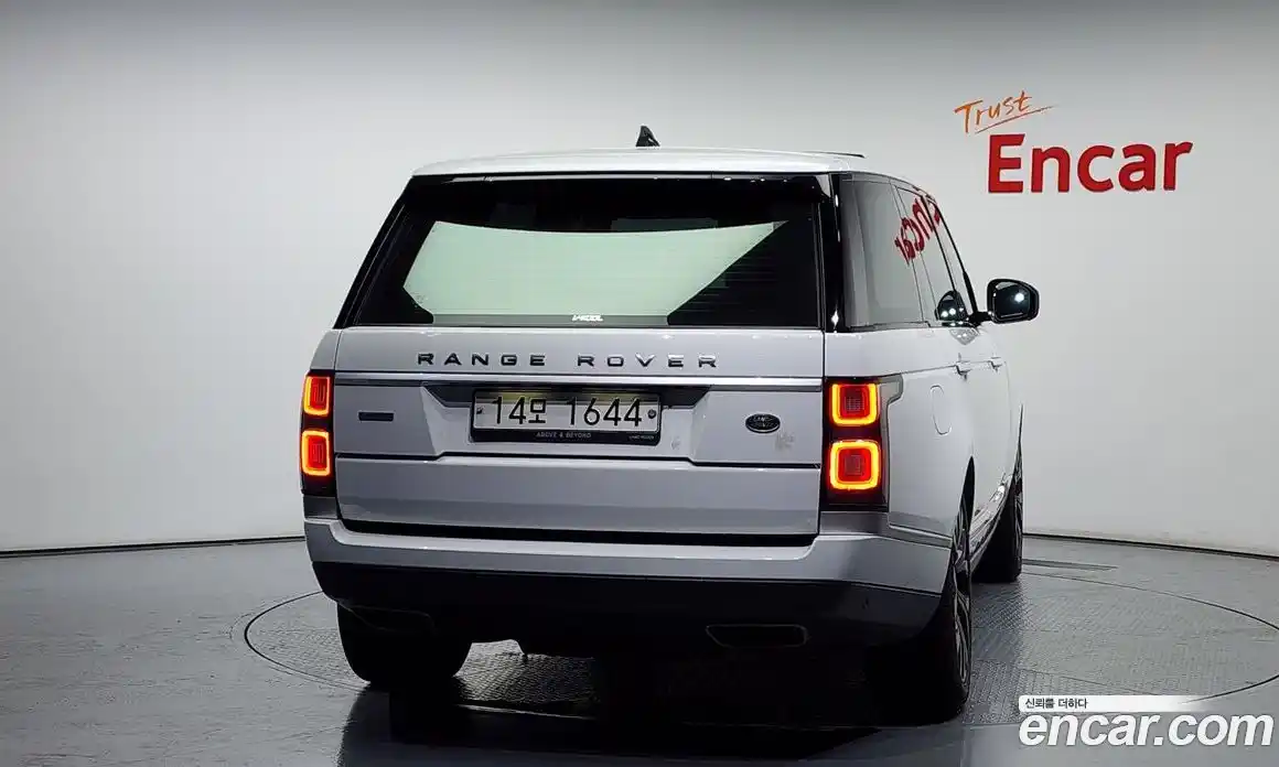 Land Rover Range-Rover 2019 4.4 гидро в Москве № 166282, фото 4