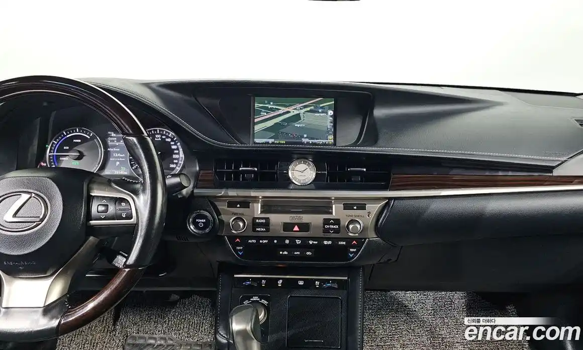 Lexus ES 2016 2.5 гидро в Москве № 168139, фото 16