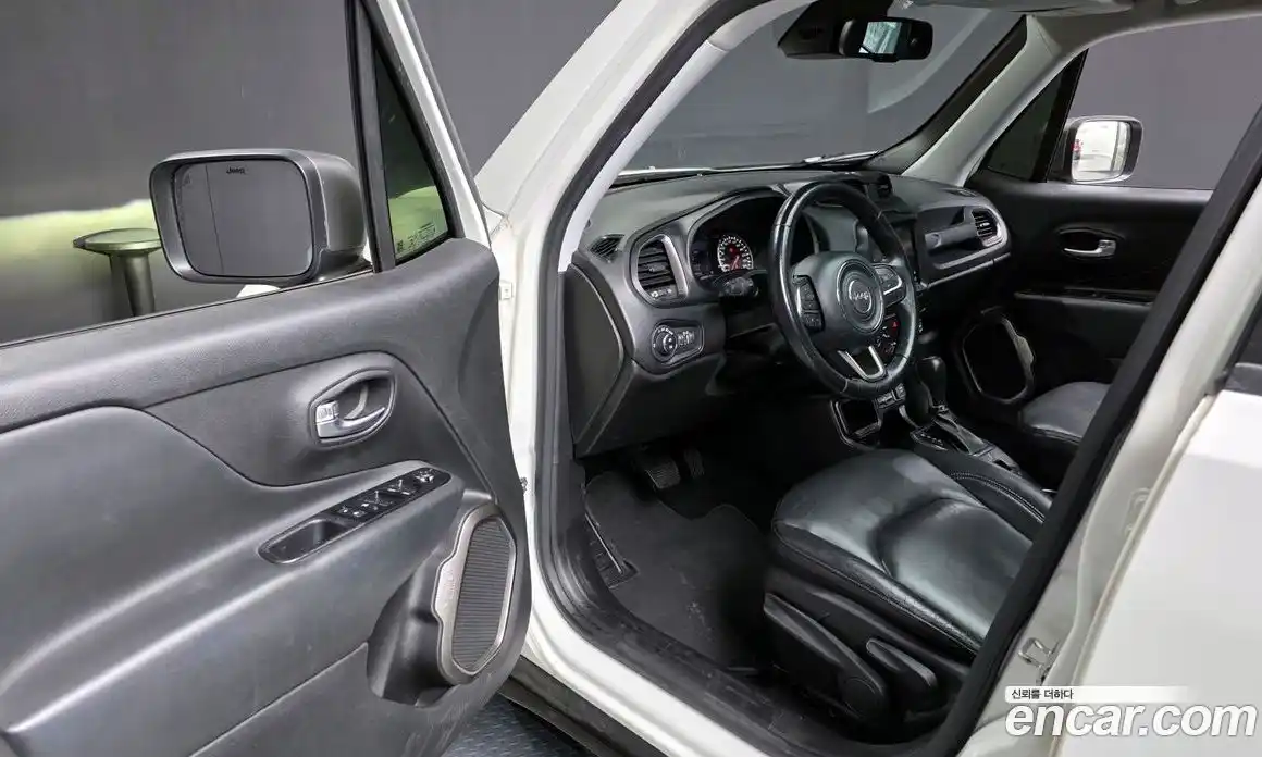 Jeep Renegade 2021 2.4 гидро в Москве № 169754, фото 10