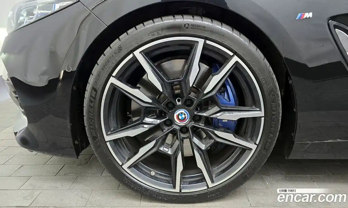 BMW 8-Series 2023 4.4 гидро в Москве № 192697, фото 5
