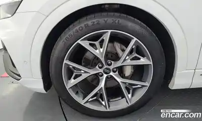 Audi Q8 2023 3.0 гидро в Москве № 196062, миниатюра 5