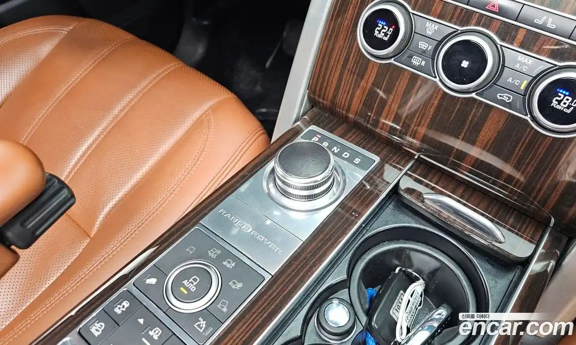 Land Rover Range-Rover 2015 4.4 гидро в Москве № 198297, фото 9