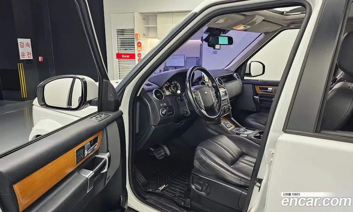 Land Rover Discovery 2015 3.0 гидро в Москве № 198308, фото 11