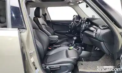 Mini Cooper 2018 2.0 гидро в Москве № 210803, миниатюра 11