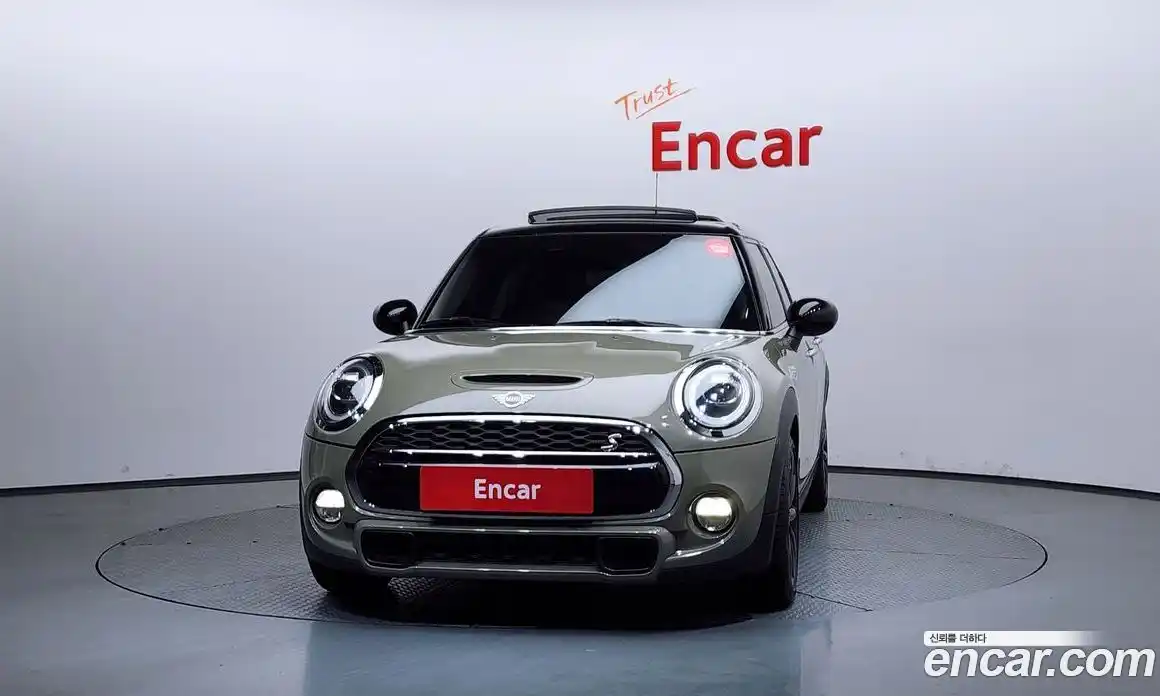 Mini Cooper 2018 2.0 гидро в Москве № 210803, фото 3