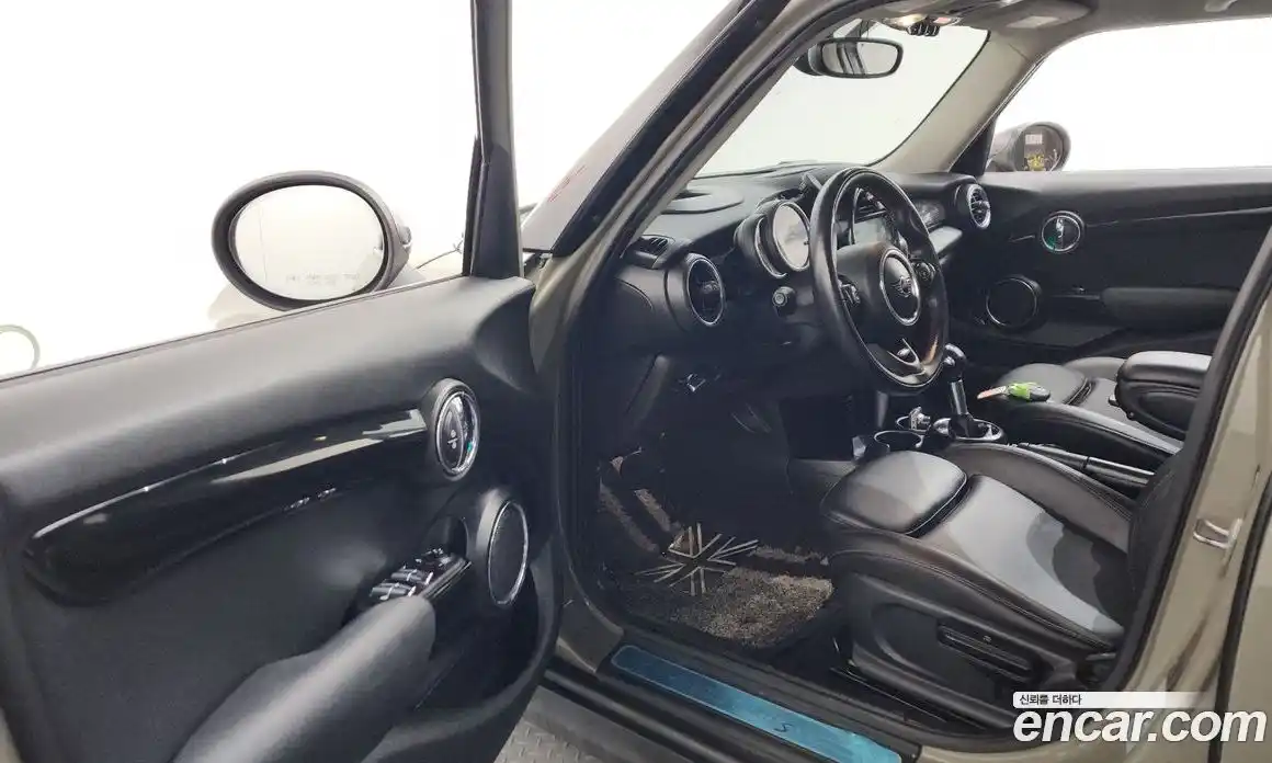 Mini Cooper 2018 2.0 гидро в Москве № 210803, фото 10