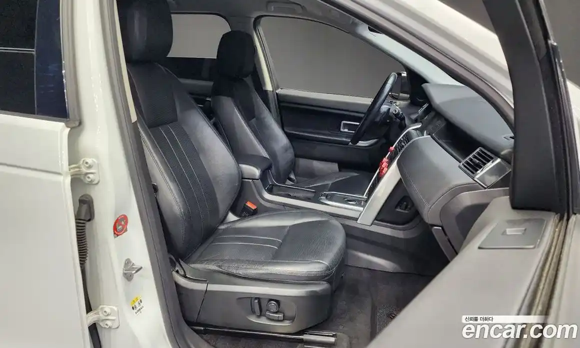 Land Rover Discovery Sport 2017 2.0 гидро в Москве № 213610, фото 11