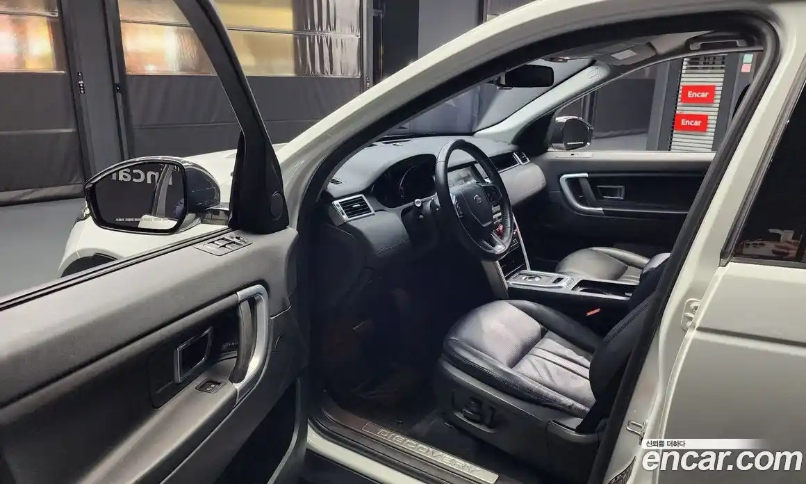 Land Rover Discovery Sport 2017 2.0 гидро в Москве № 213610, фото 10