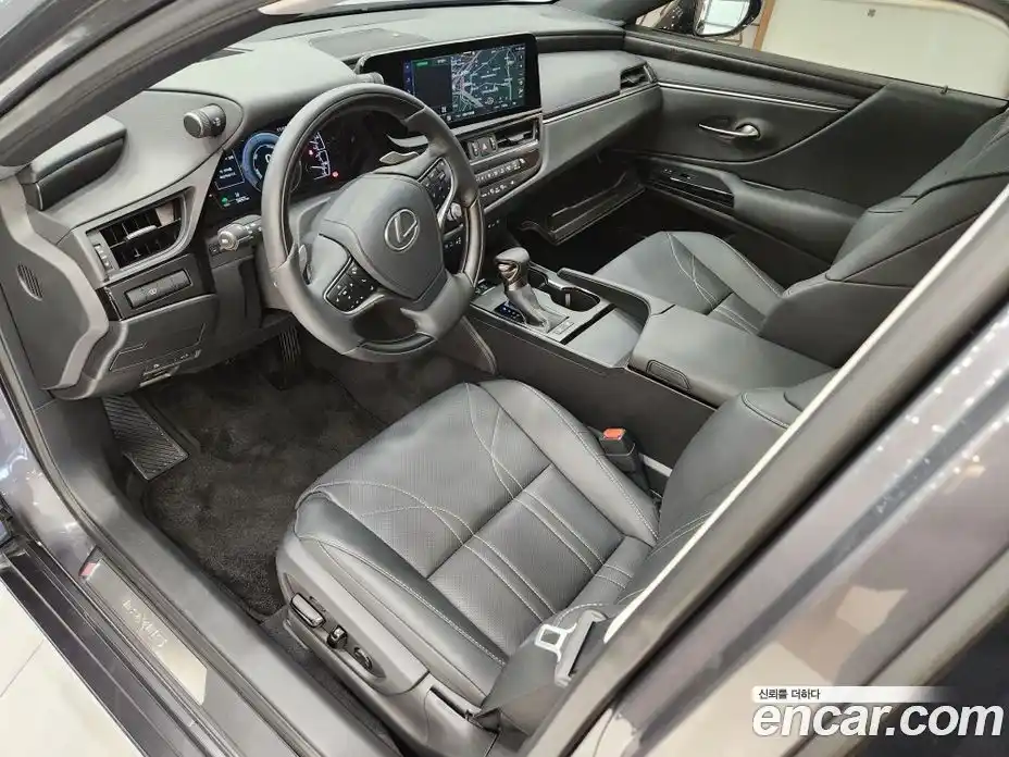 Lexus ES 2025 2.5 вариатор в Москве № 214735, фото 13