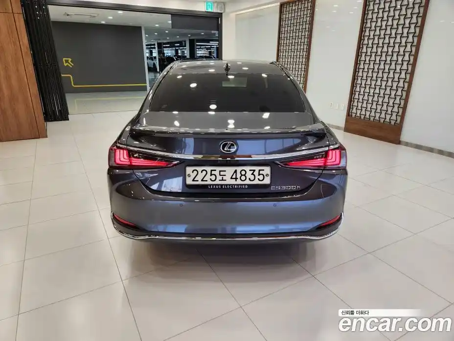 Lexus ES 2025 2.5 вариатор в Москве № 214735, фото 4