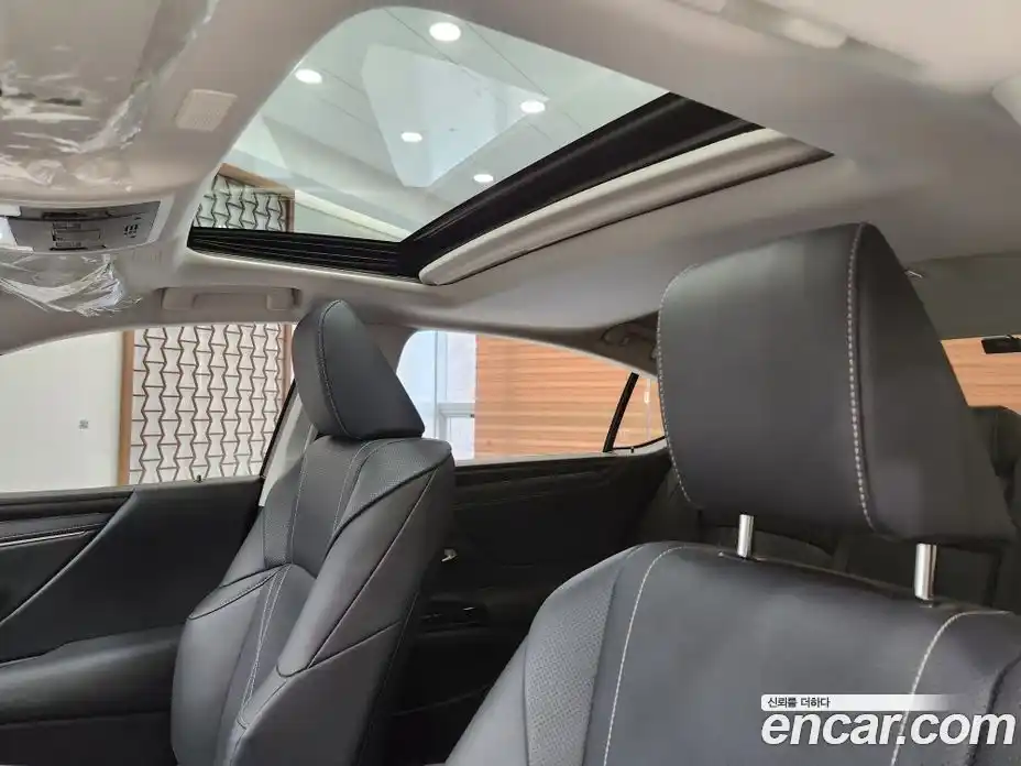 Lexus ES 2025 2.5 вариатор в Москве № 214735, фото 8