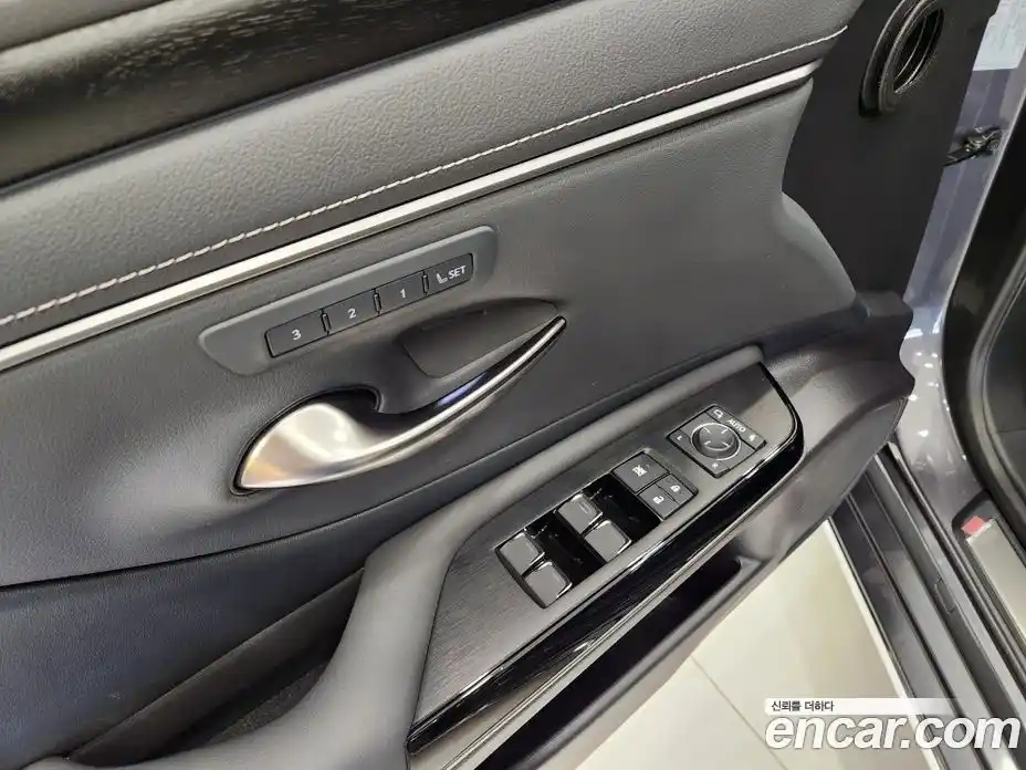 Lexus ES 2025 2.5 вариатор в Москве № 214735, фото 9